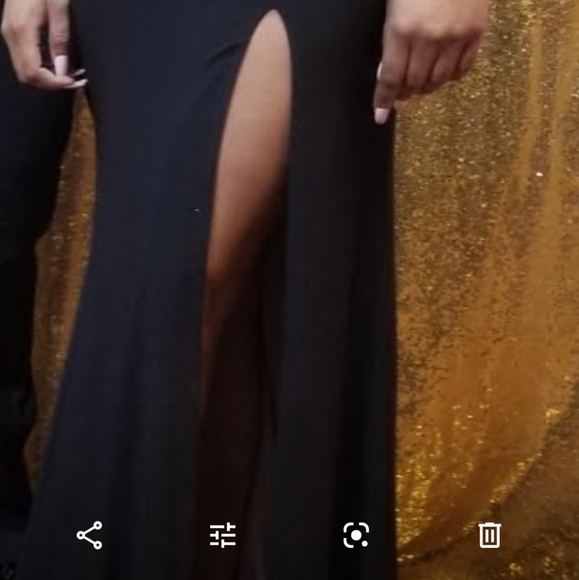 Betsy Adams beautiful event gown - Picture 3 of 3